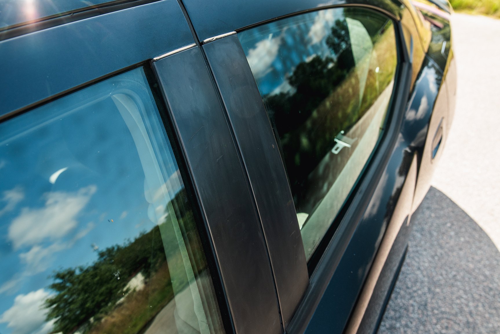Exterior image of 2007 Dodge Charger 5.7 V8 HEMI 
