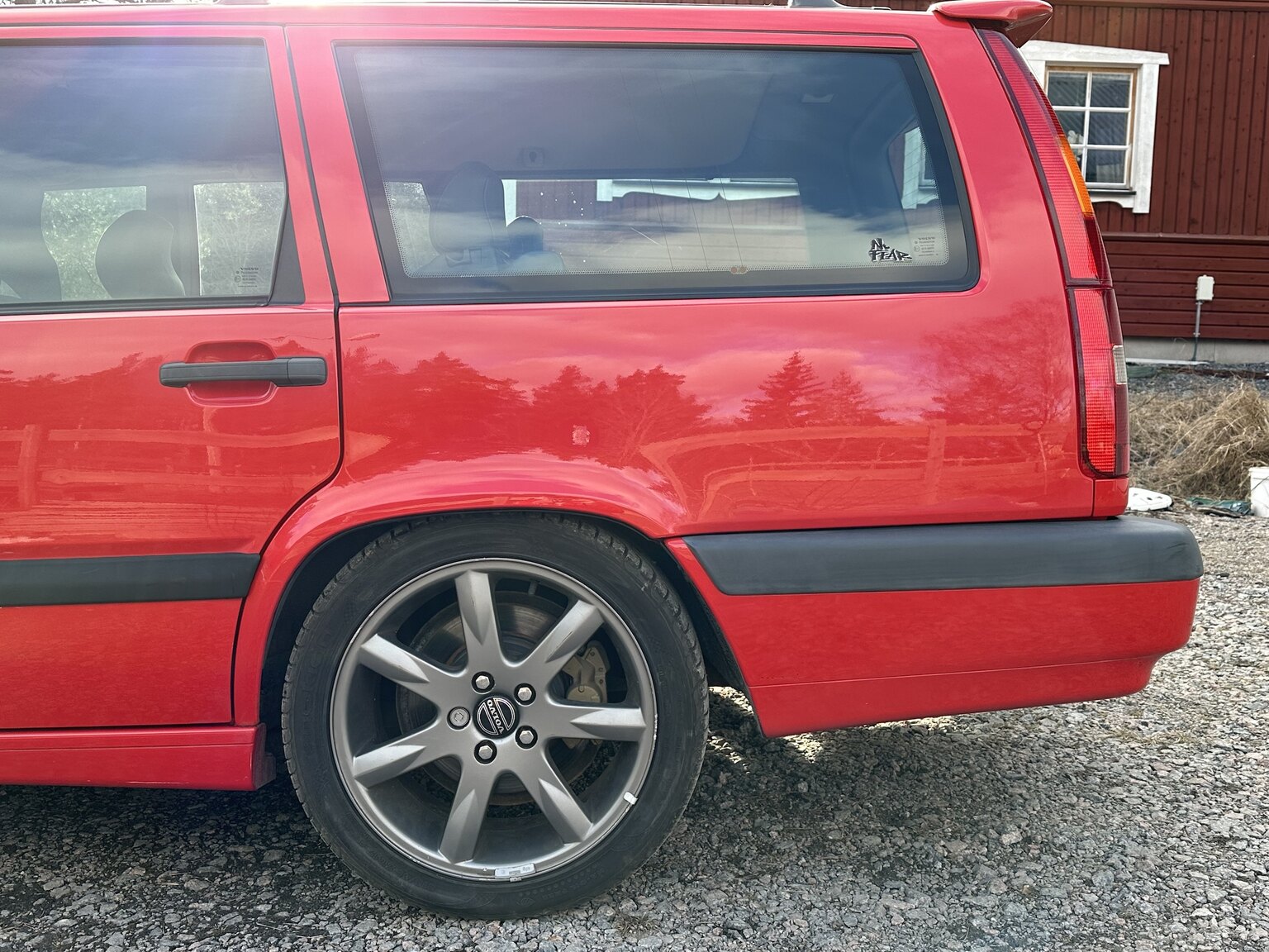 Exteriörbild på 1997 Volvo 850 R