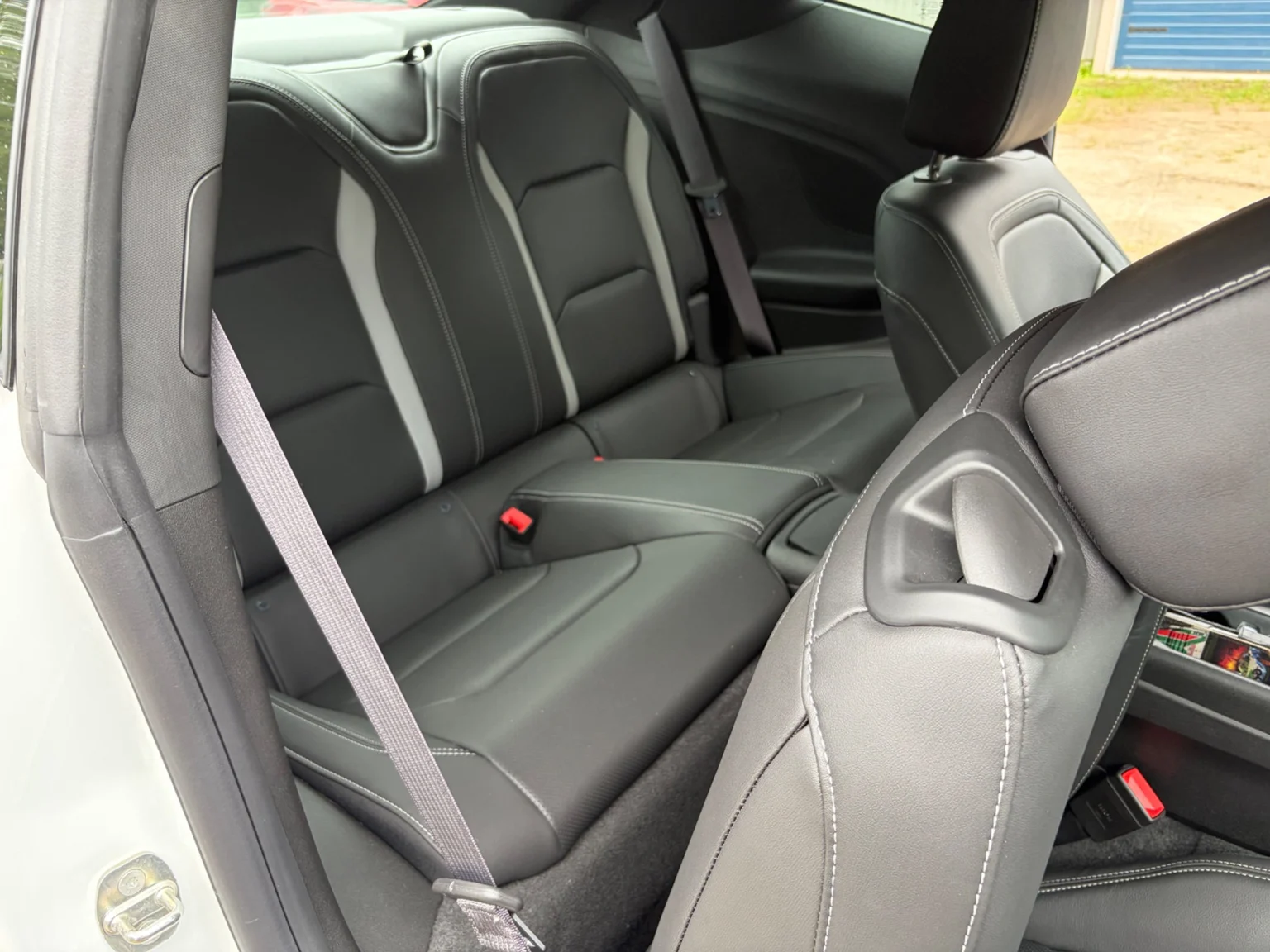 Interiörbild 2017 Chevrolet Camaro SS (27)