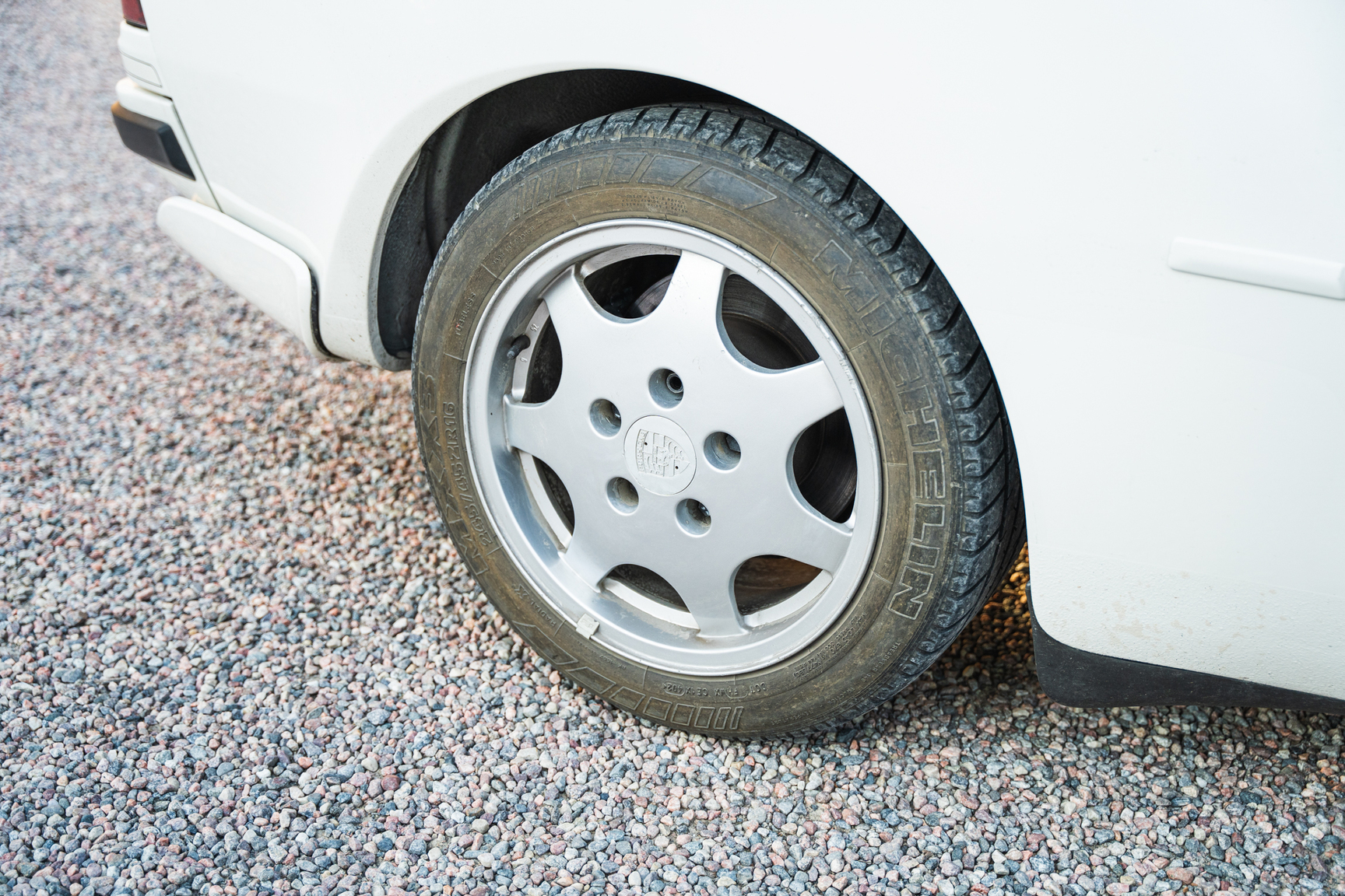 Exteriörbild på 1991 Porsche 944 Turbo Cabriolet