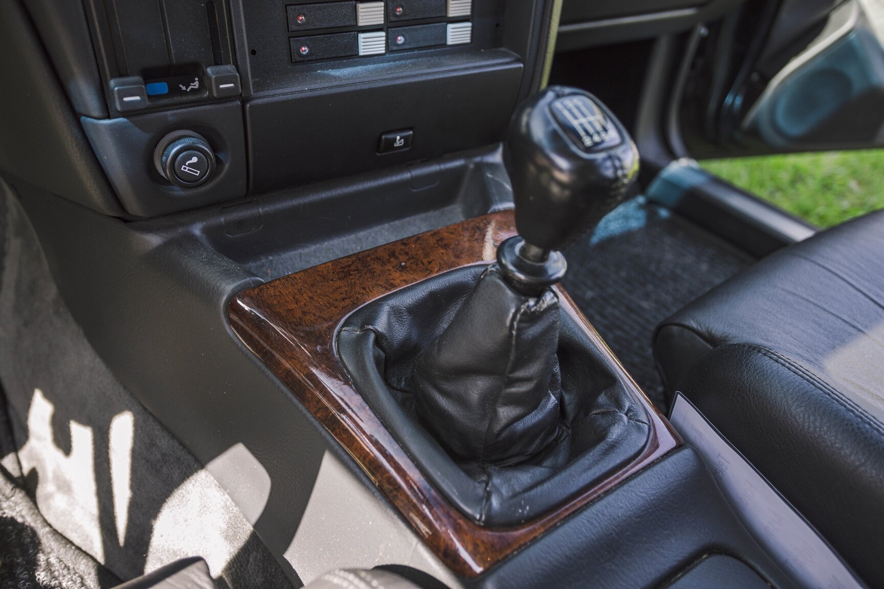 Interior image of 1991 Lotus Omega
