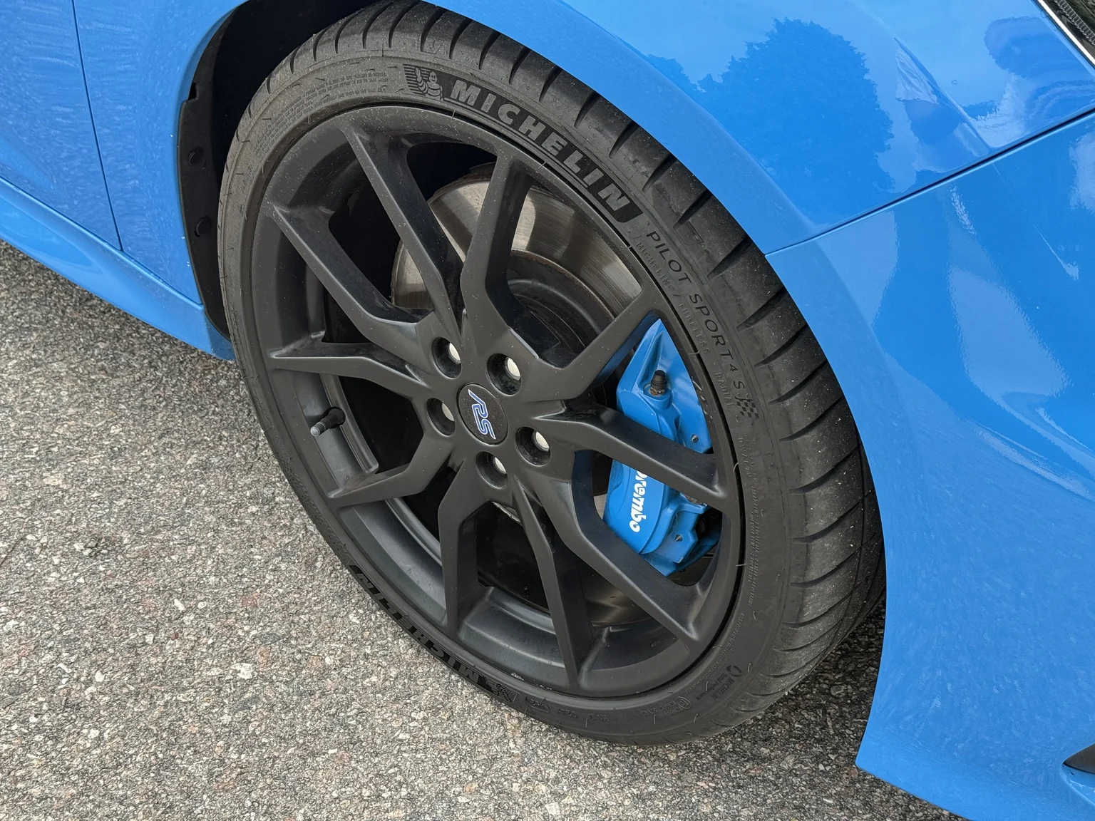 Exteriörbild på 2018 Ford Focus RS (38)