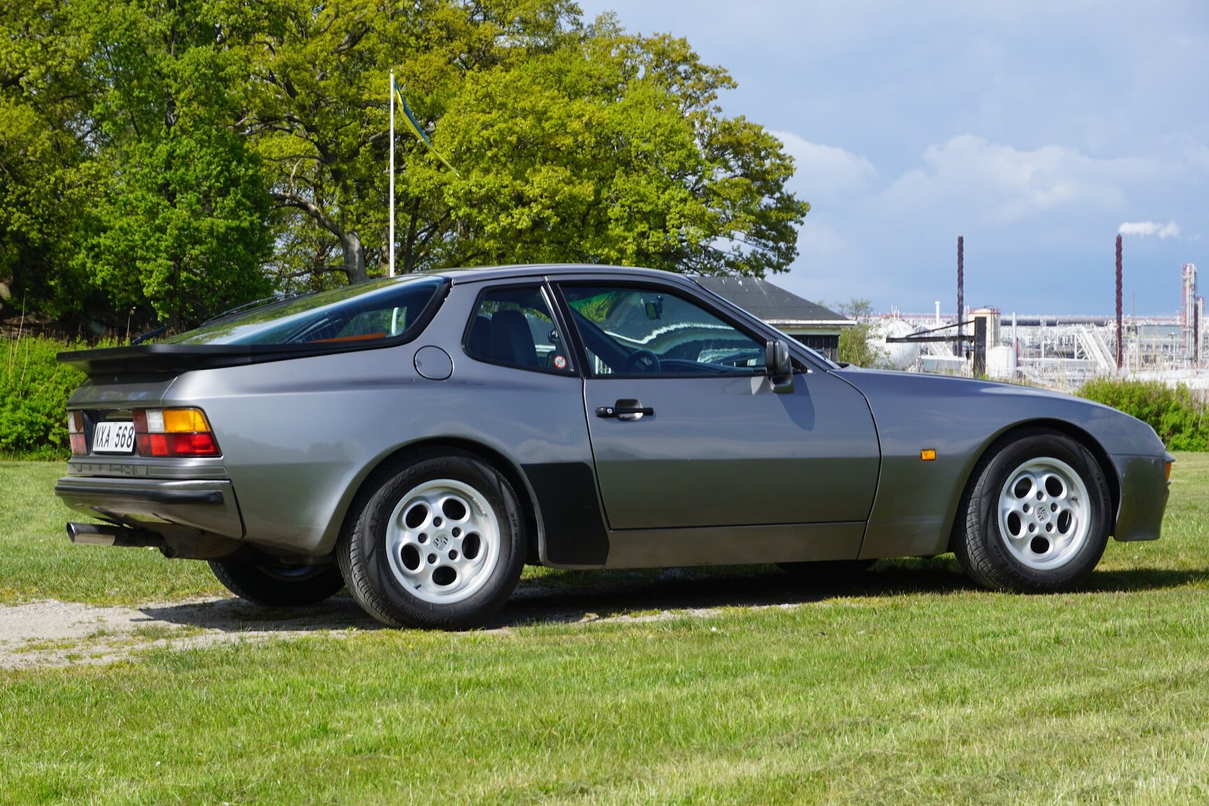 Exterior image of 1985 Porsche 944 "NO RESERVE AUCTION"