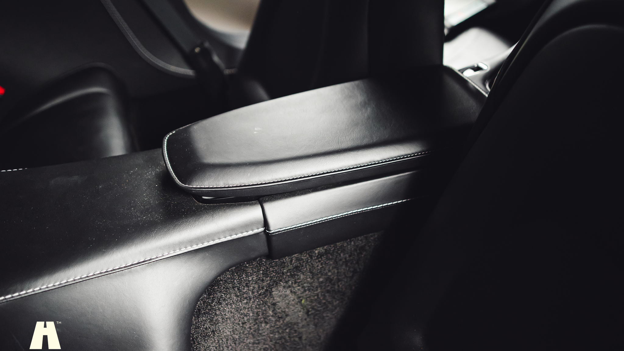 Interiörbild 2019 Aston Martin DB11 AMR (53)