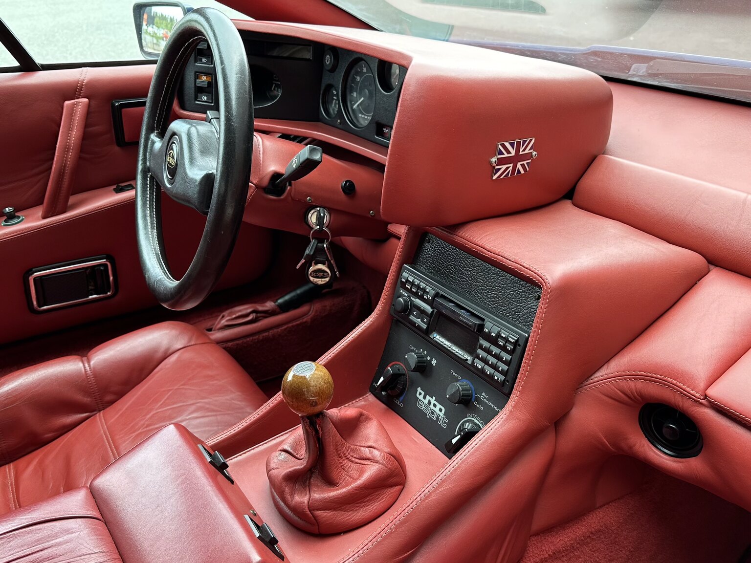 Innenraumfoto von 1987 Lotus Esprit Turbo HCi (32)