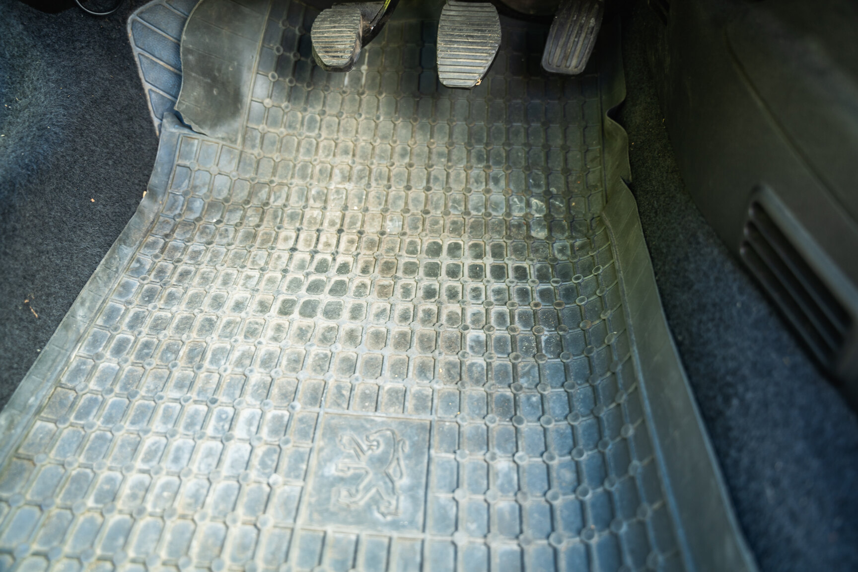 Innenraumfoto von 1997 Peugeot 306 Cabriolet (34)