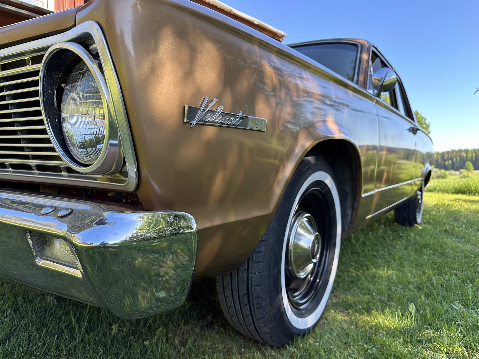 Exteriörbild på 1966 Plymouth Valiant 100 2-door Sedan