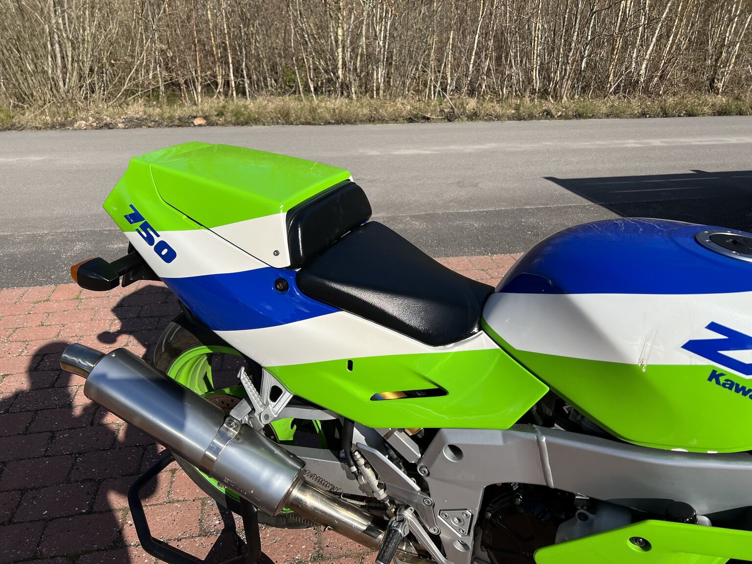 Exterior image of 1989 Kawasaki ZXR 750 H1 (31)