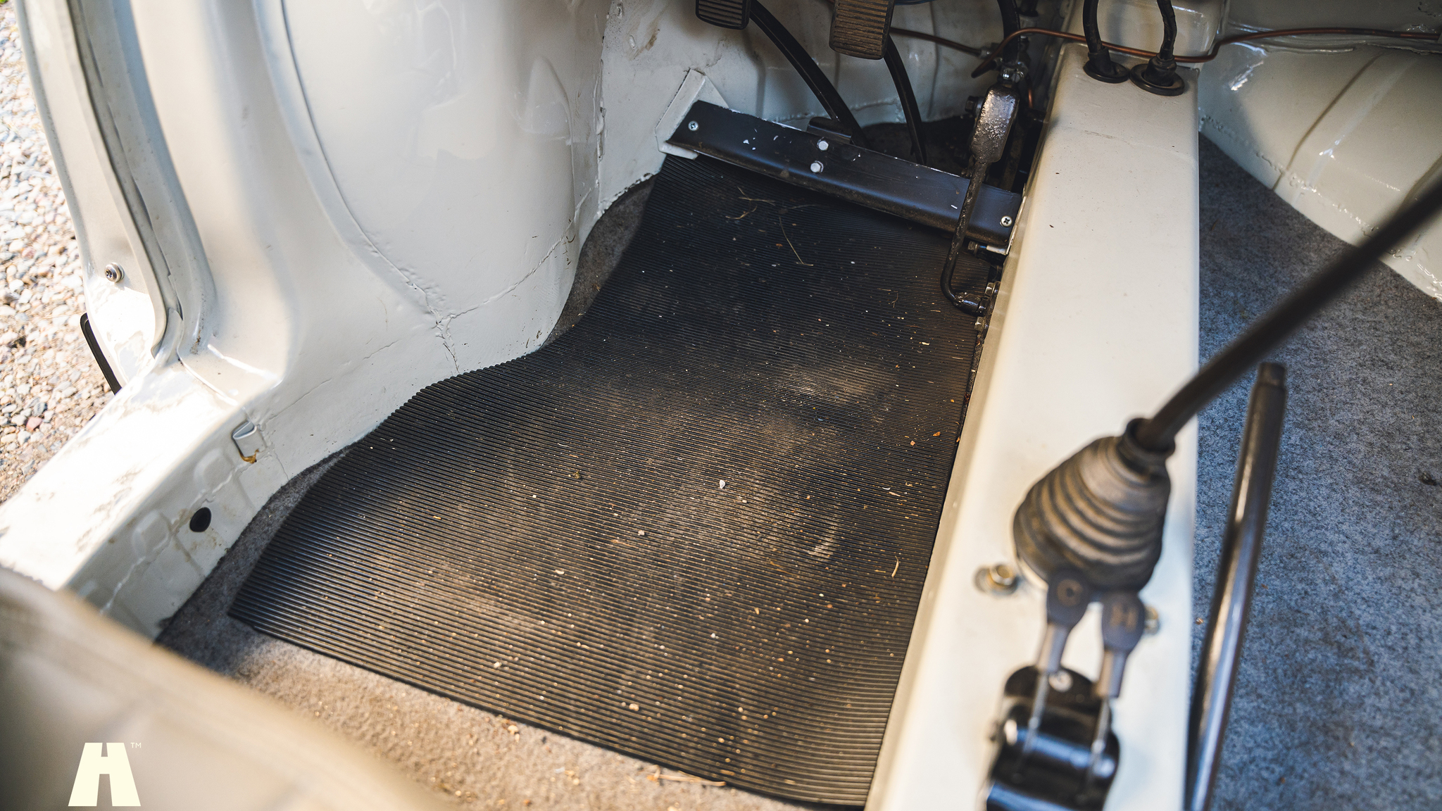 Interior image of 1968 Subaru 360 Deluxe (22)