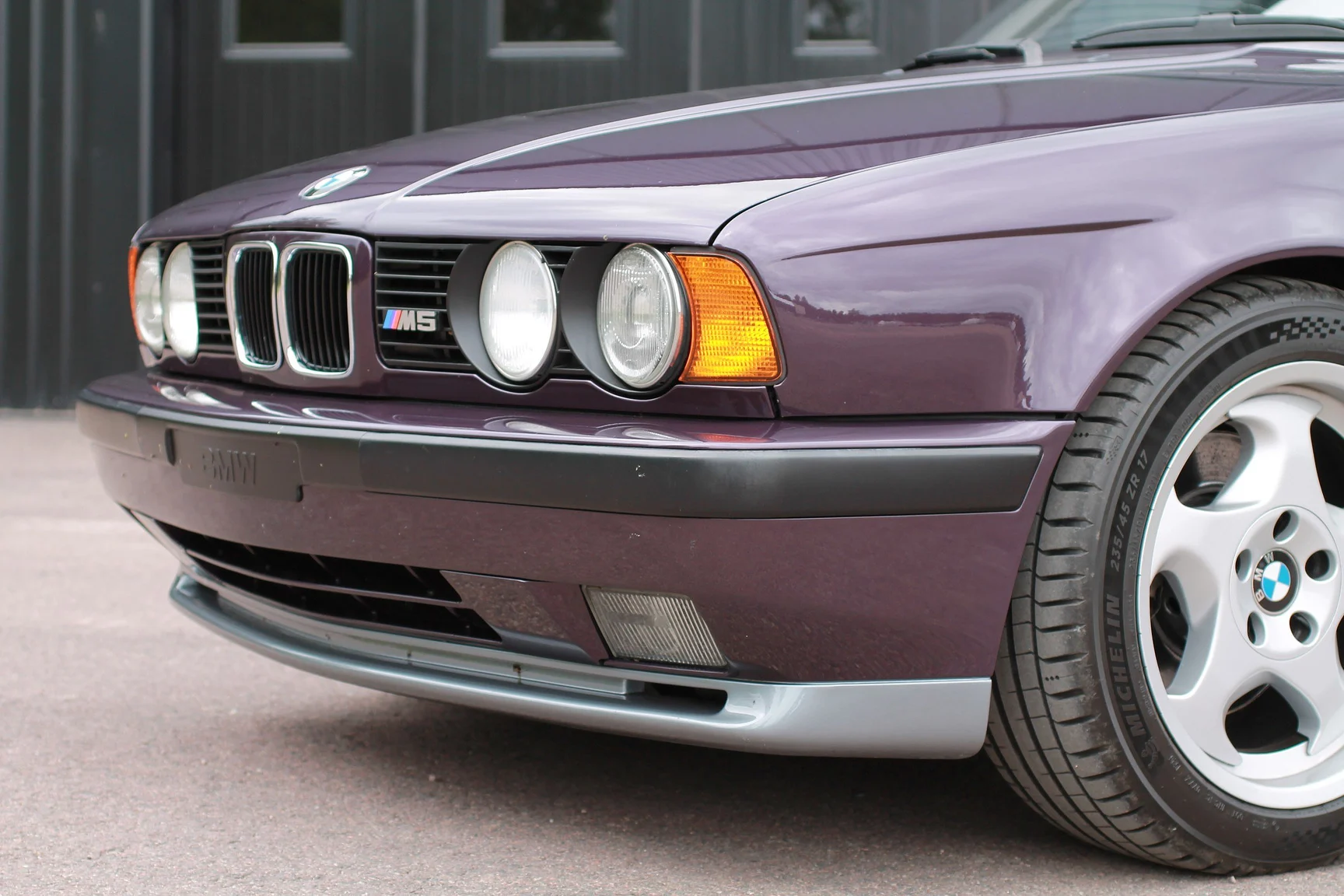Exterior image of 1993 BMW M5 Touring 3.8 Manual (12)