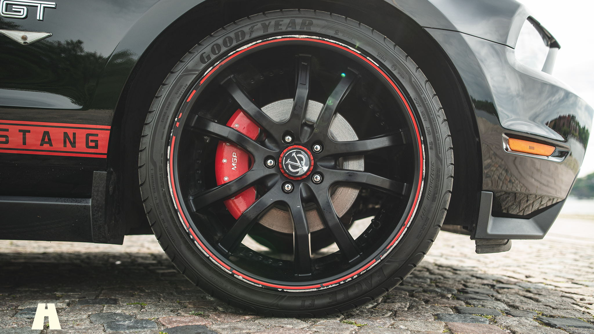 Exterior image of 2010 Ford Mustang GT 