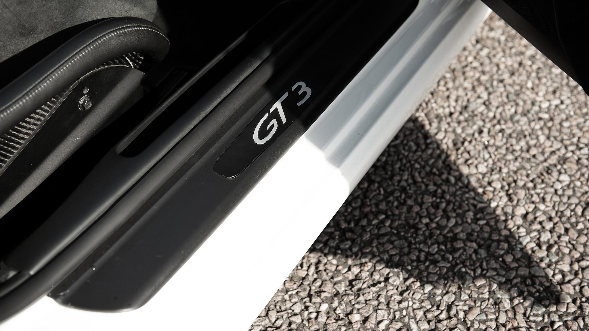 Interior image of 2007 Porsche 997 GT3 Gen 1  (10)