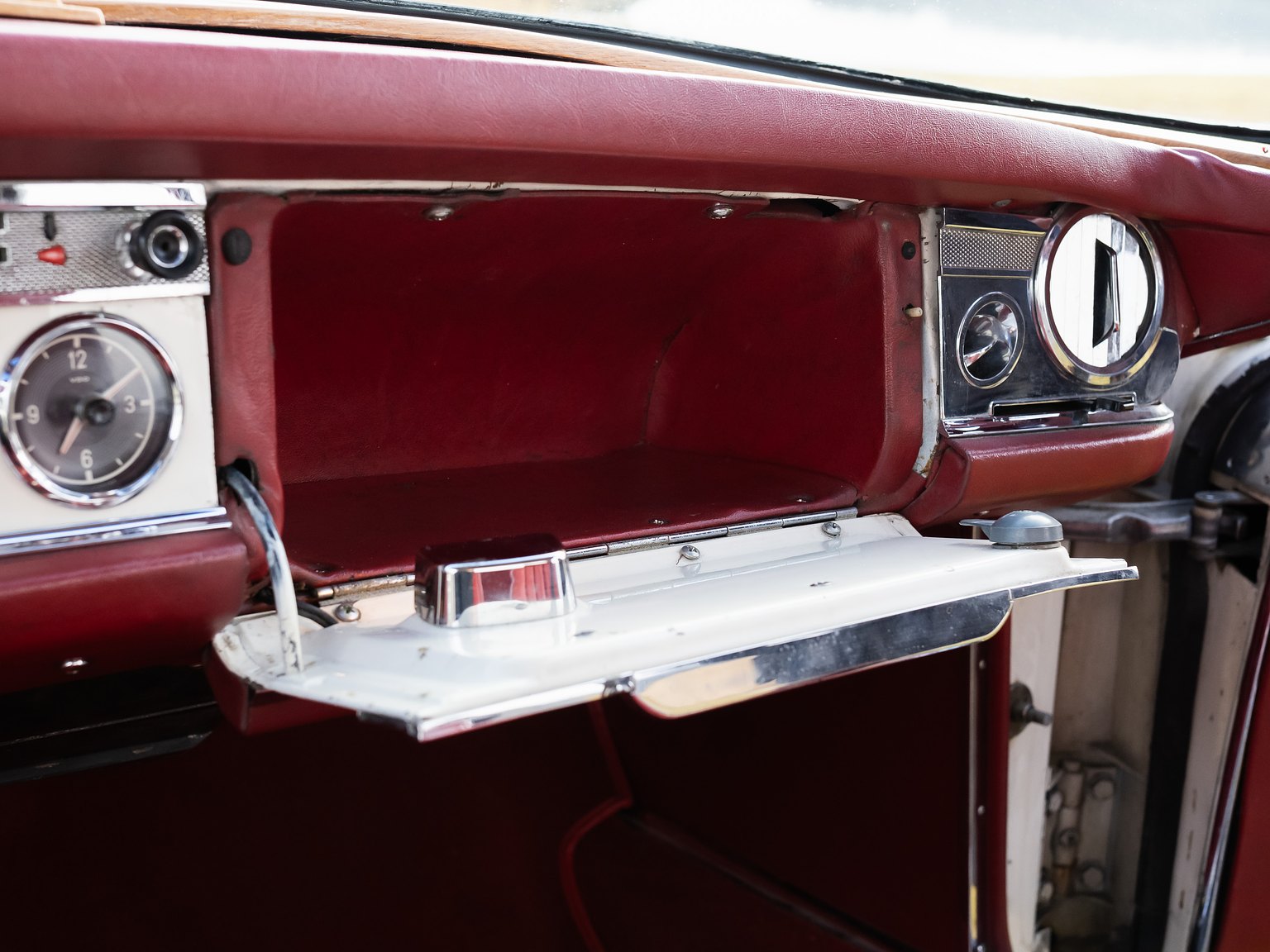 Innenraumfoto von 1966 Mercedes-Benz 230 SL "Pagoda"