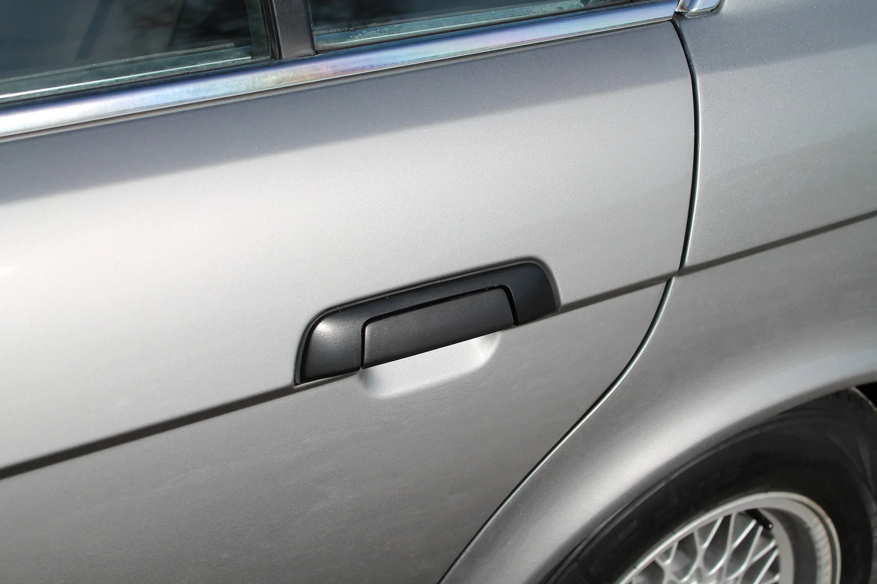 Exterior image of 1988 BMW 535i - NO RESERVE (116)