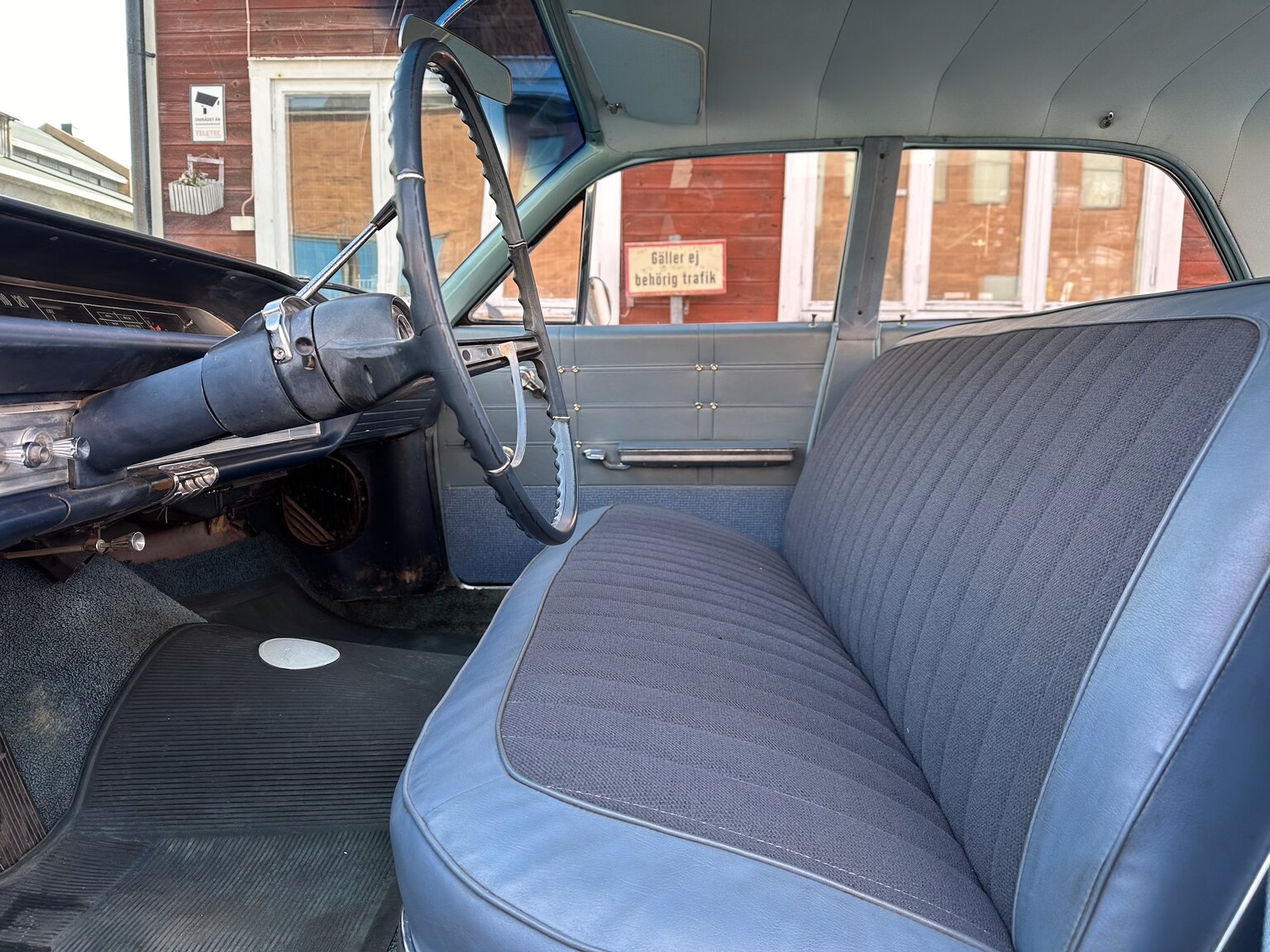 Innenraumfoto von 1963 Chevrolet Impala Sedan (2)