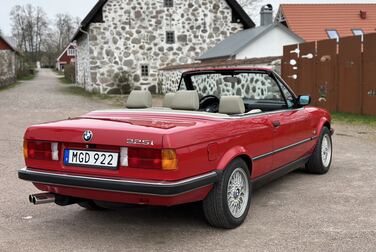 Exteriörbild på 1987 BMW 325i Convertible