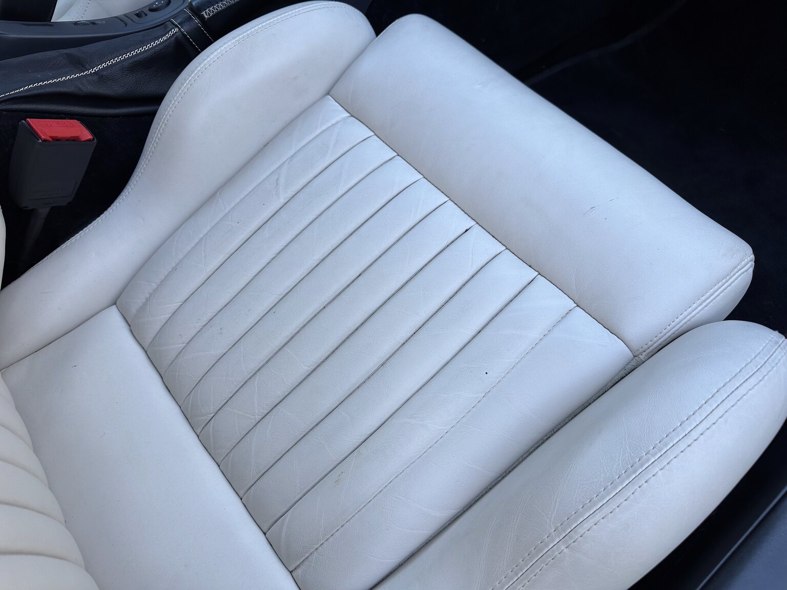 Interior image of 1997 Alfa Romeo GTV 3.0