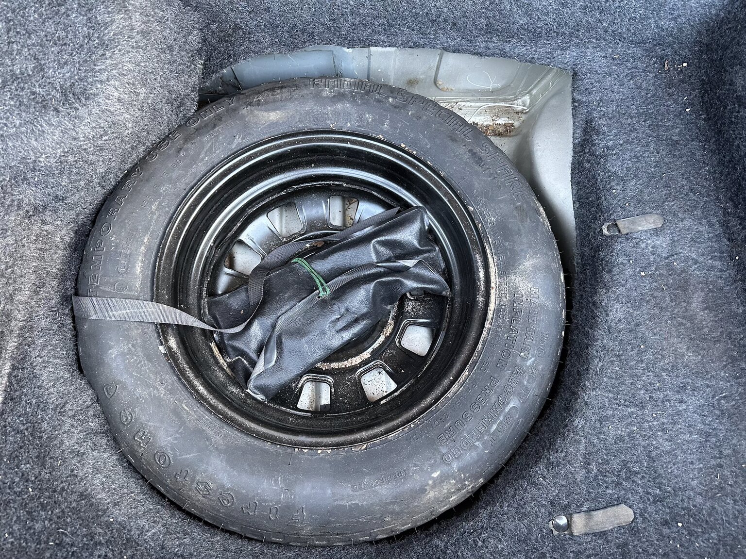 Interior image of 1987 Volvo 780 Bertone