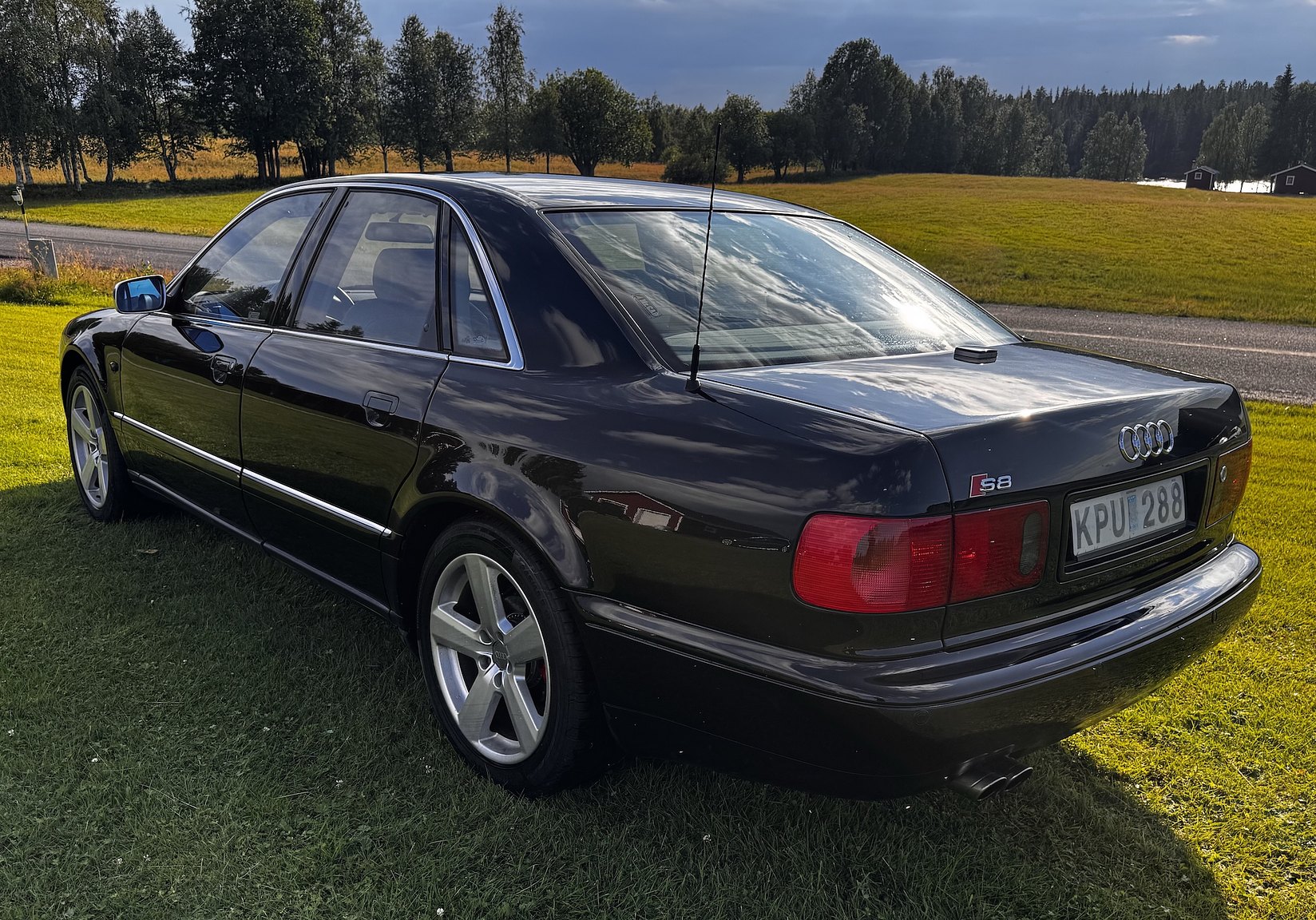 Exteriörbild på 1999 Audi S8 4.2 Quattro