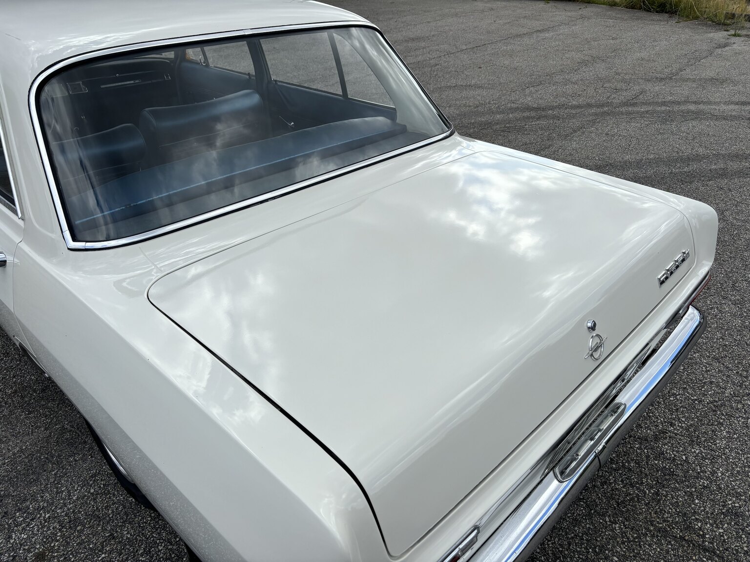 Exteriörbild på 1965 Opel Record Deluxe