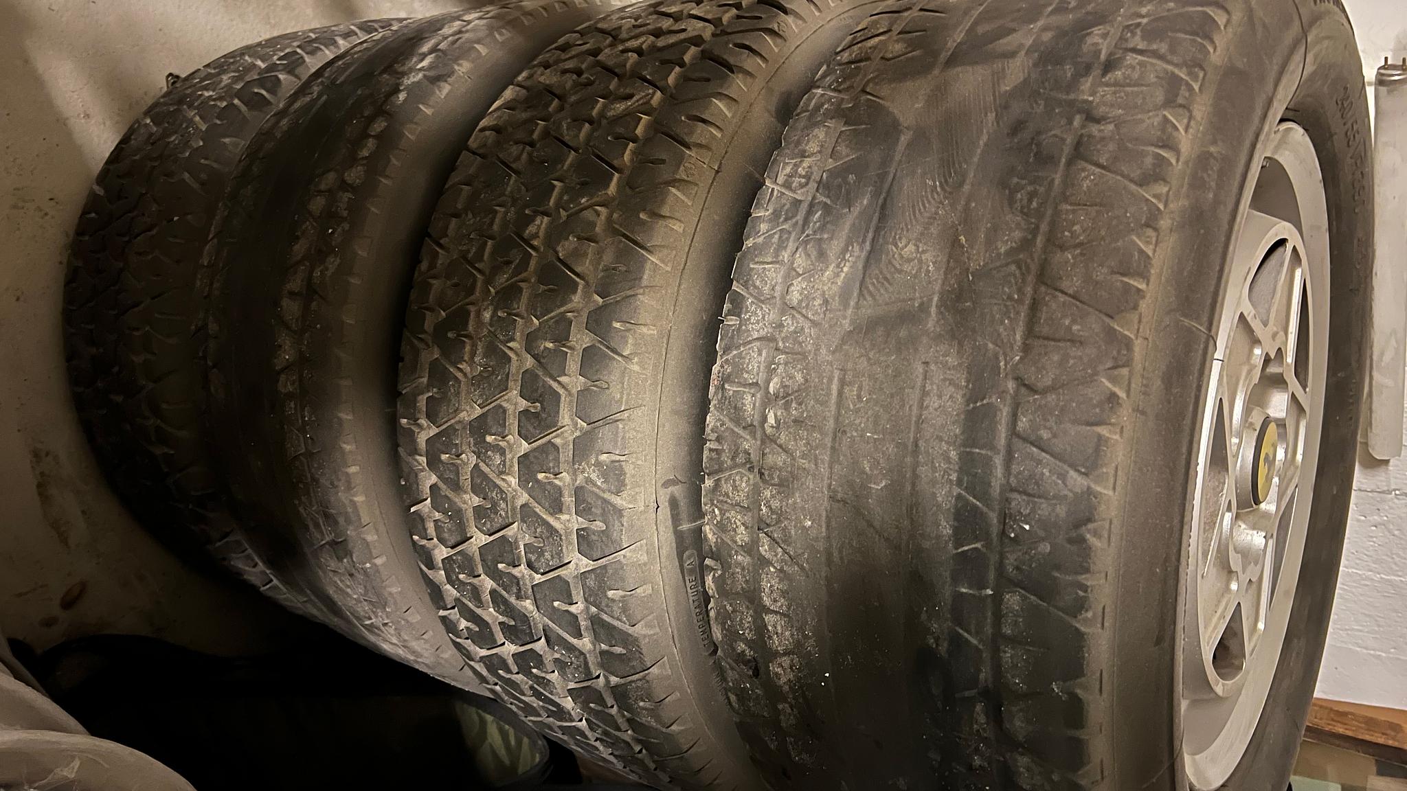 Exteriörbild på 1985 Ferrari Mondial Quattrovalvole Design by Pininfarina (74)