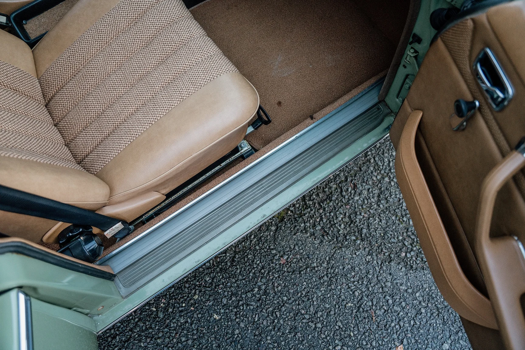 Interior image of 1975 Mercedes-Benz 240 D 3.0 (35)