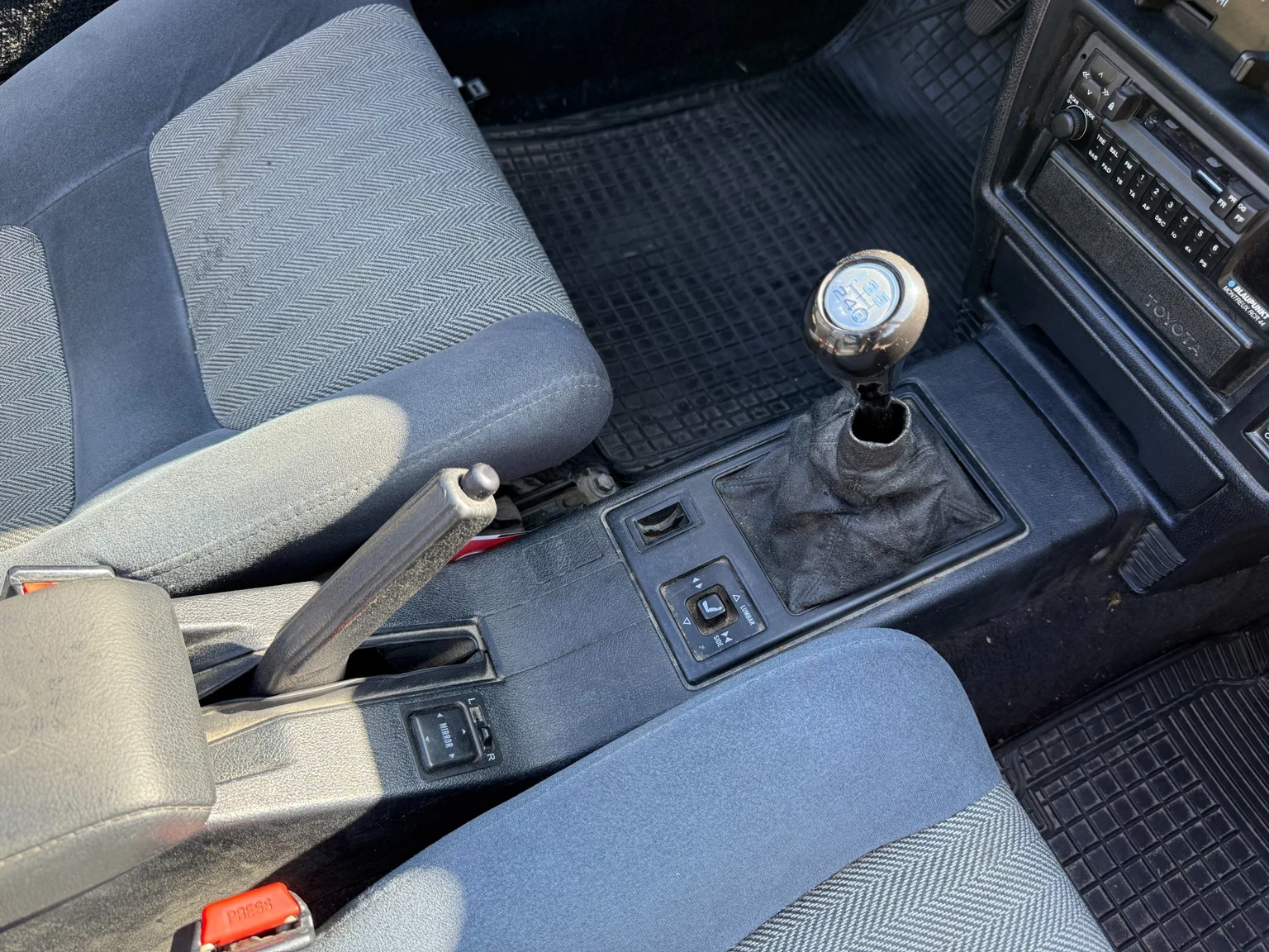 Innenraumfoto von 1988 Toyota Celica Cabriolet (29)