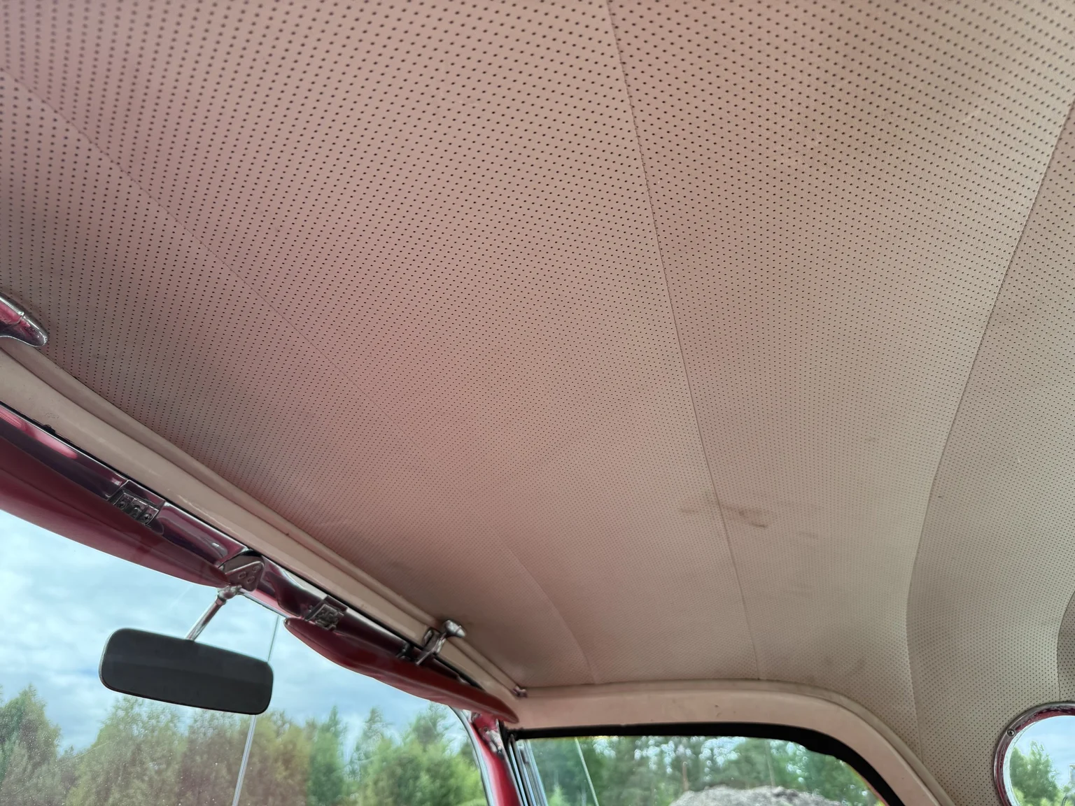 Interior image of 1957 Ford Thunderbird (13)