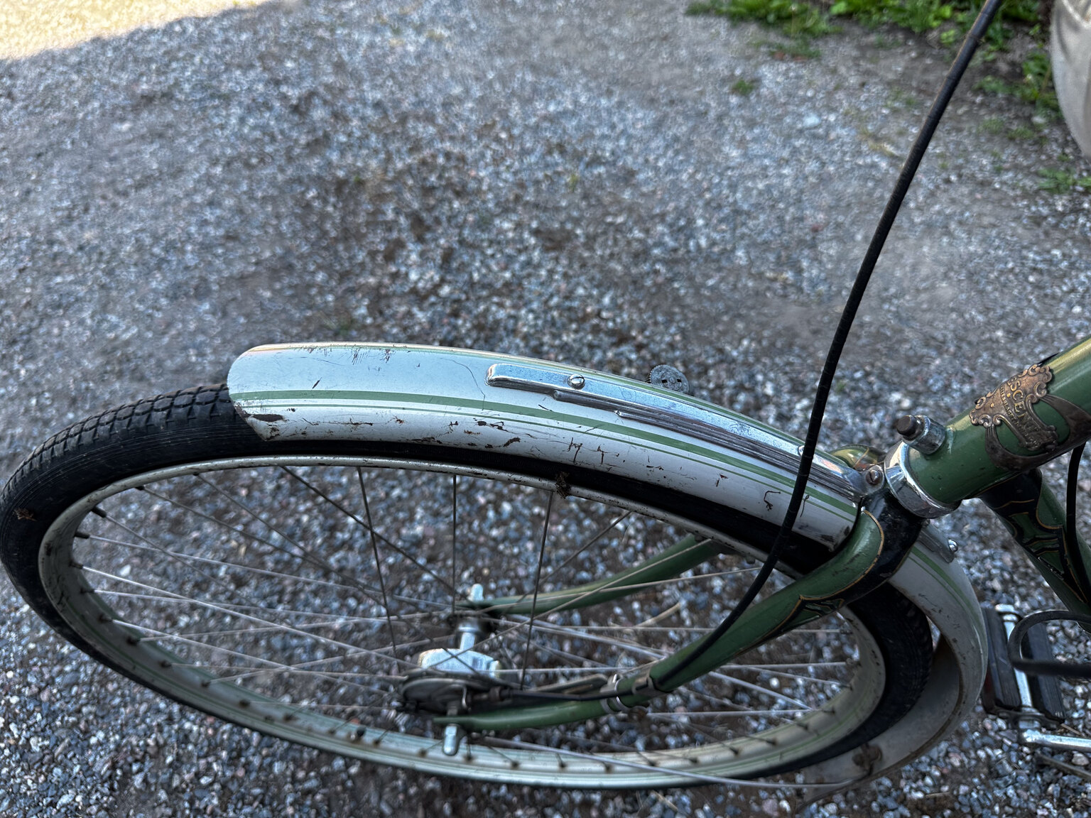 Exteriörbild på 1951 Fux med påhängsmotor
