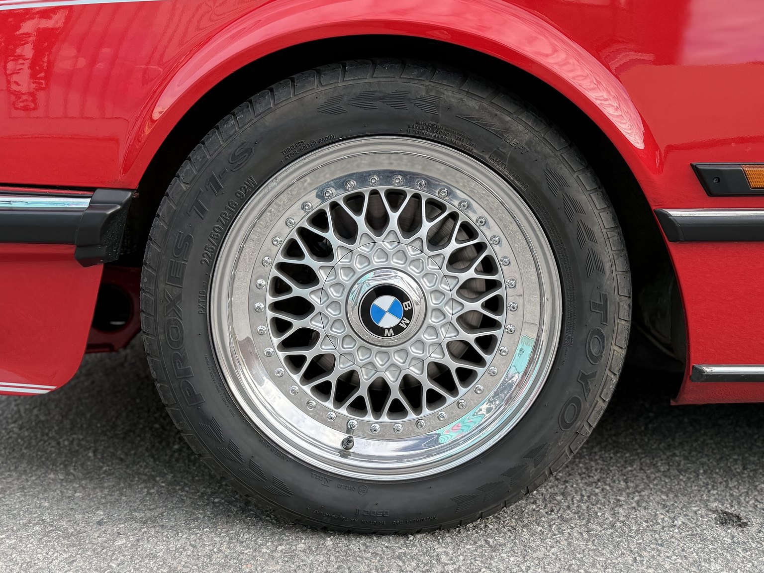 Exteriörbild på 1984 BMW 635CSi