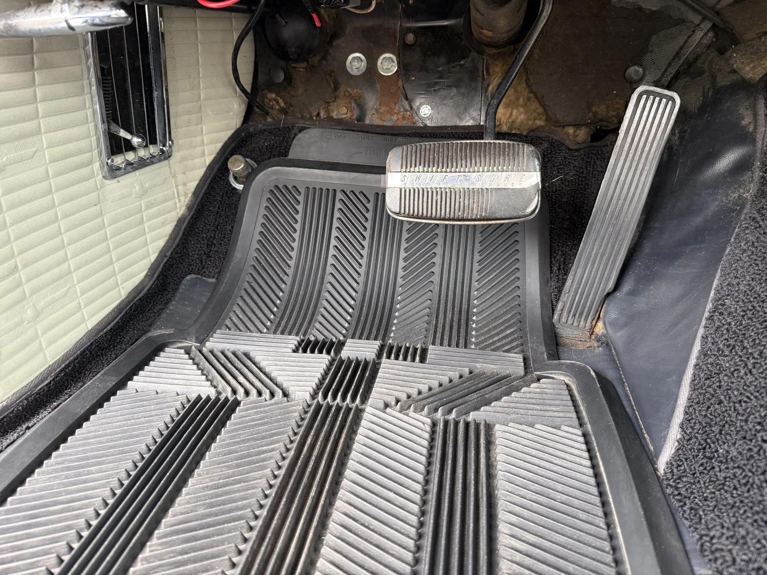 Innenraumfoto von 1957 Ford Thunderbird (28)