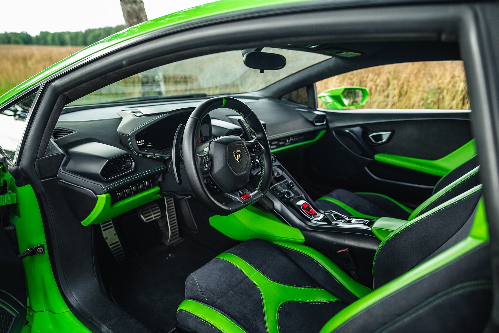 Interior image of 2016 Lamborghini Huracan LP-610-4