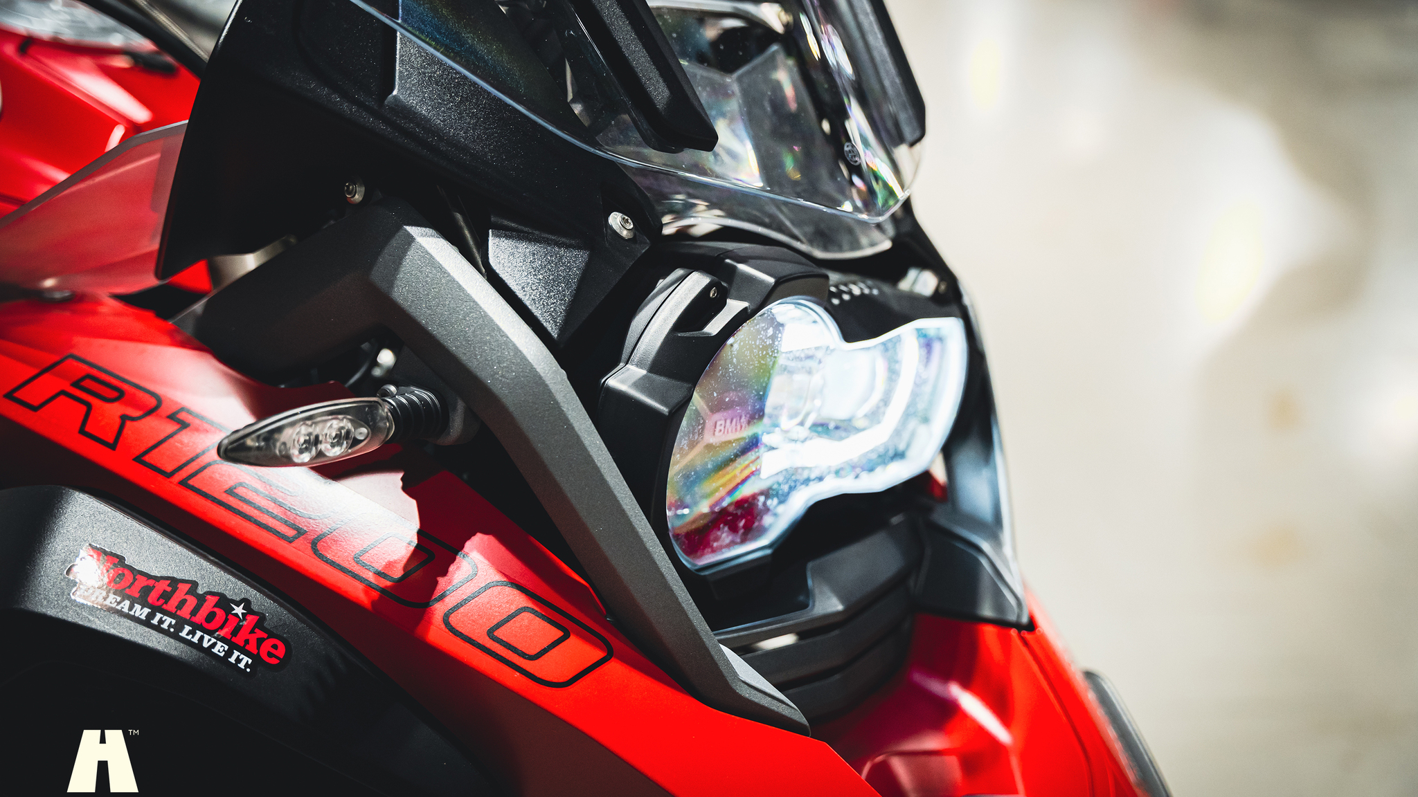 Exteriörbild på 2017 BMW R 1200 GSA (23)