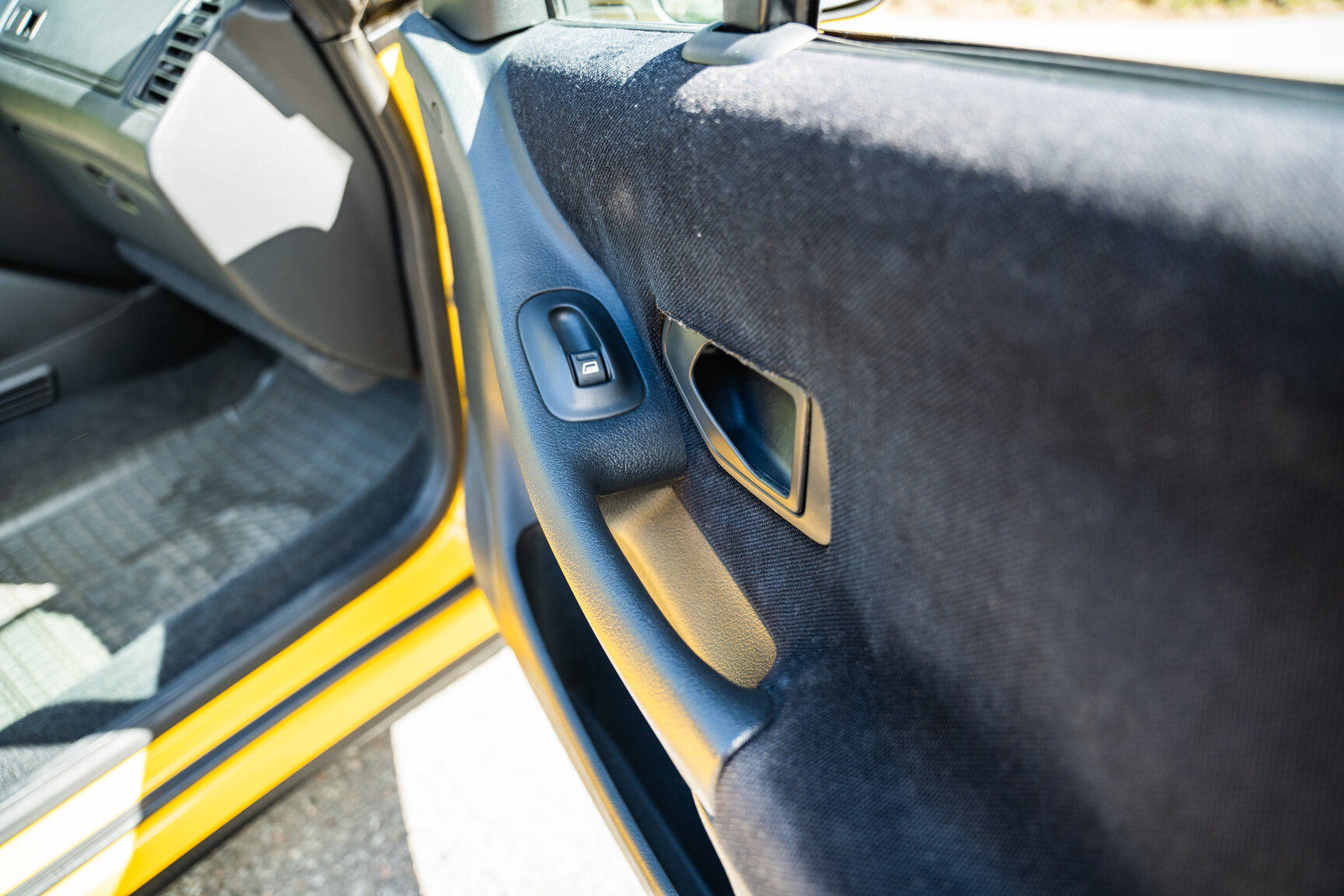 Interior image of 1997 Peugeot 306 Cabriolet (8)