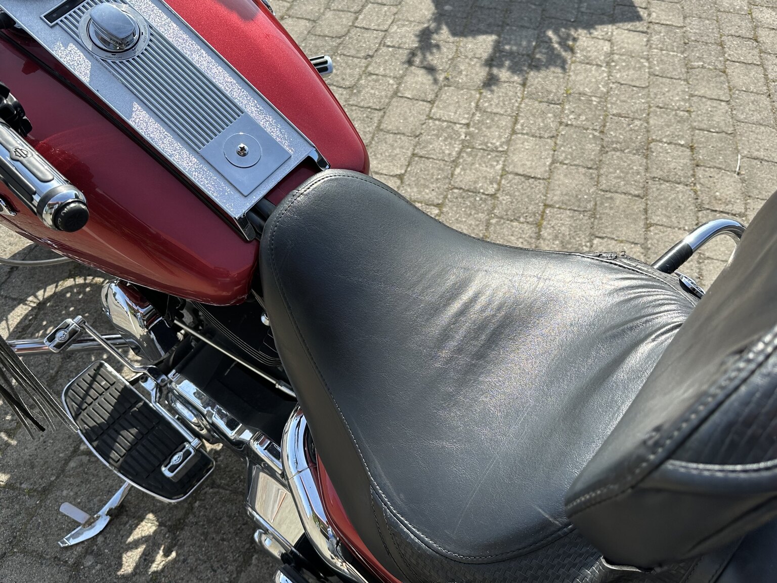 Exterior image of 2005 Harley-Davidson Road King Classic