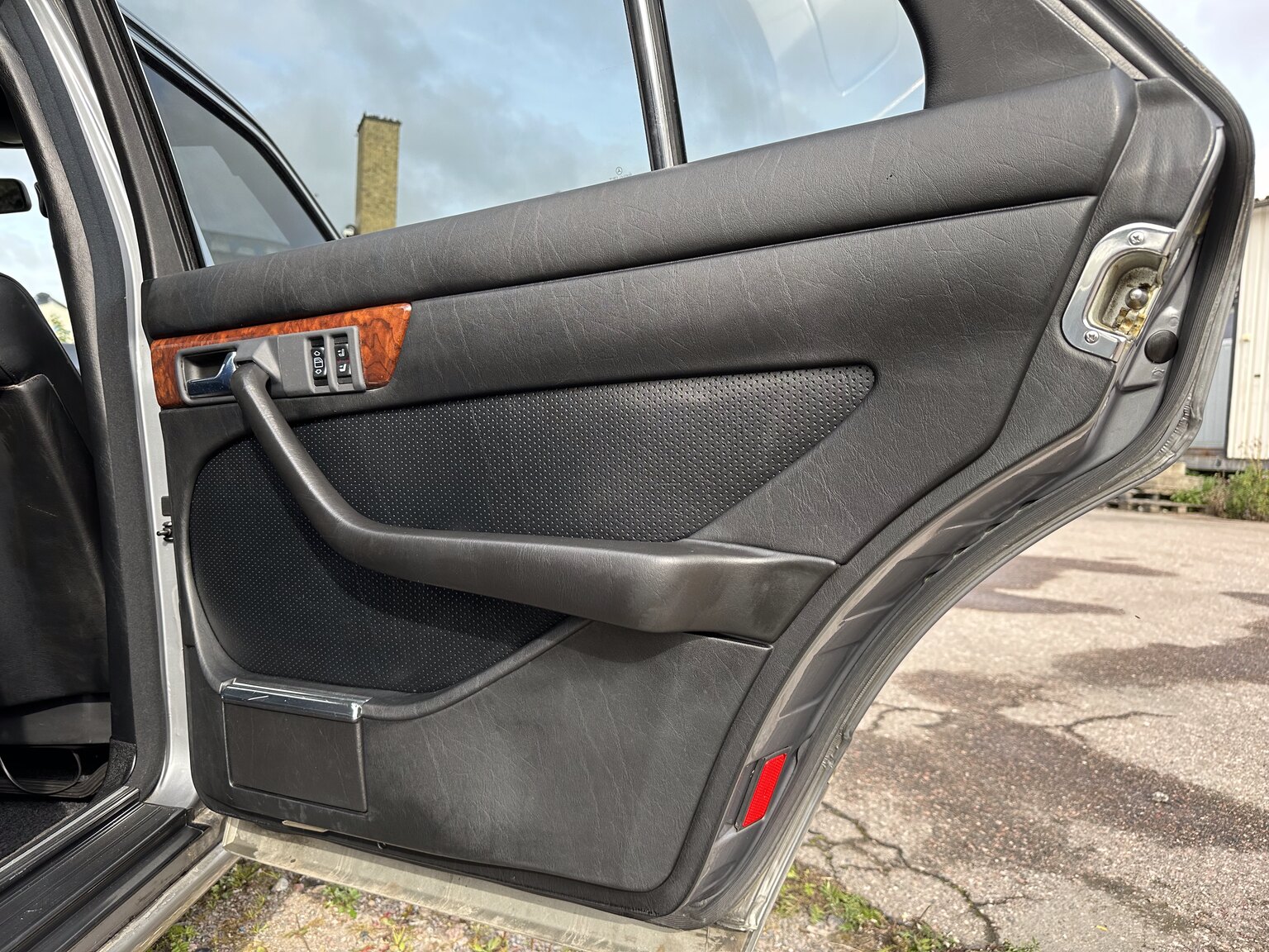 Interior image of 1987 Mercedes 300 SE