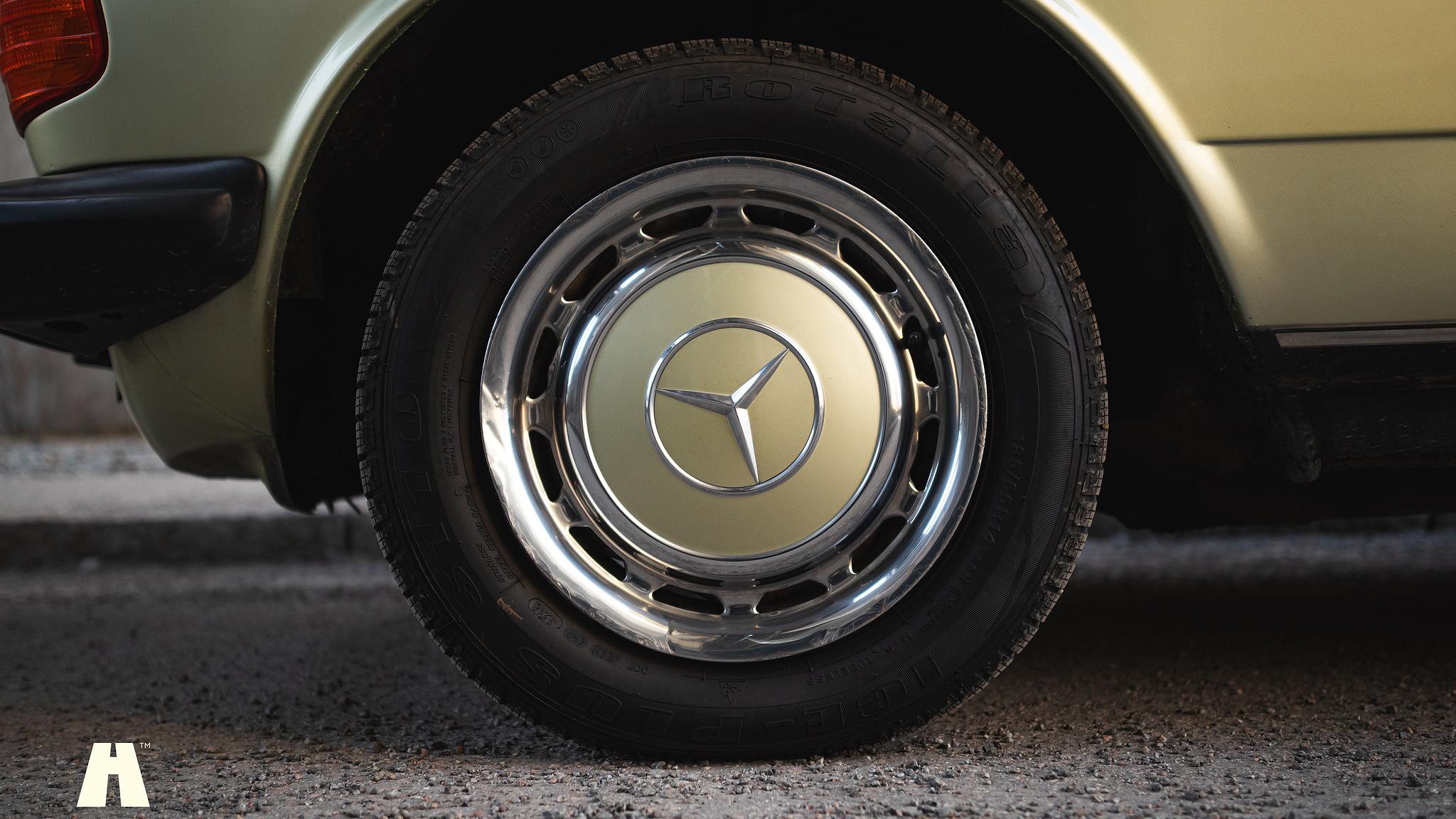 Exteriörbild på 1985 Mercedes-Benz 200 Series 3  (28)