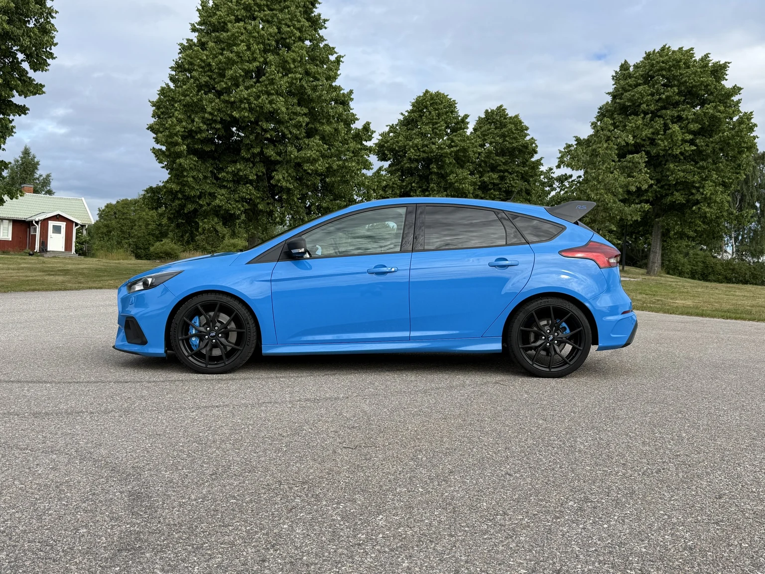 Exteriörbild på 2018 Ford Focus RS (12)