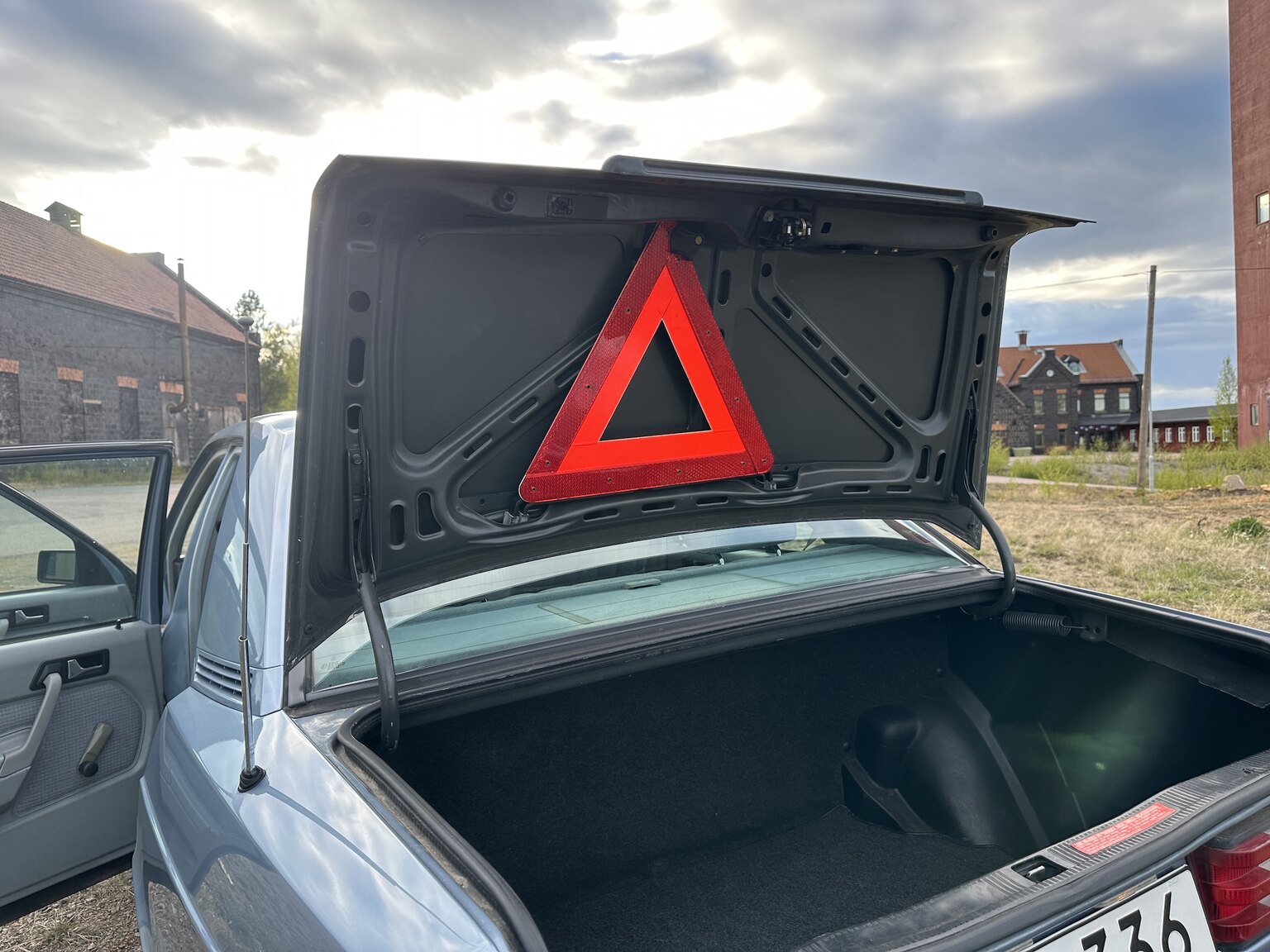 Interior image of 1988 Mercedes-Benz 190 E