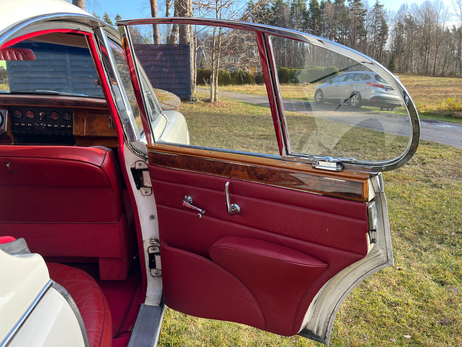Interior image of 1963 Jaguar Mark II 3.8 Litre