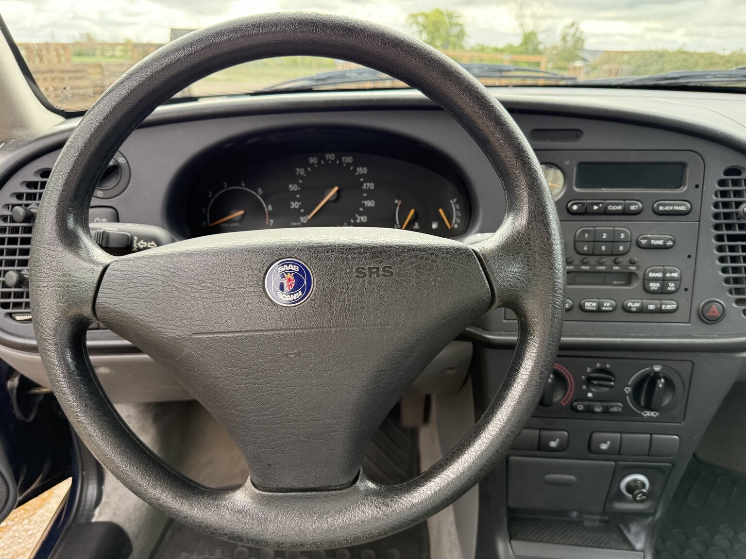Interior image of 1997 SAAB 900