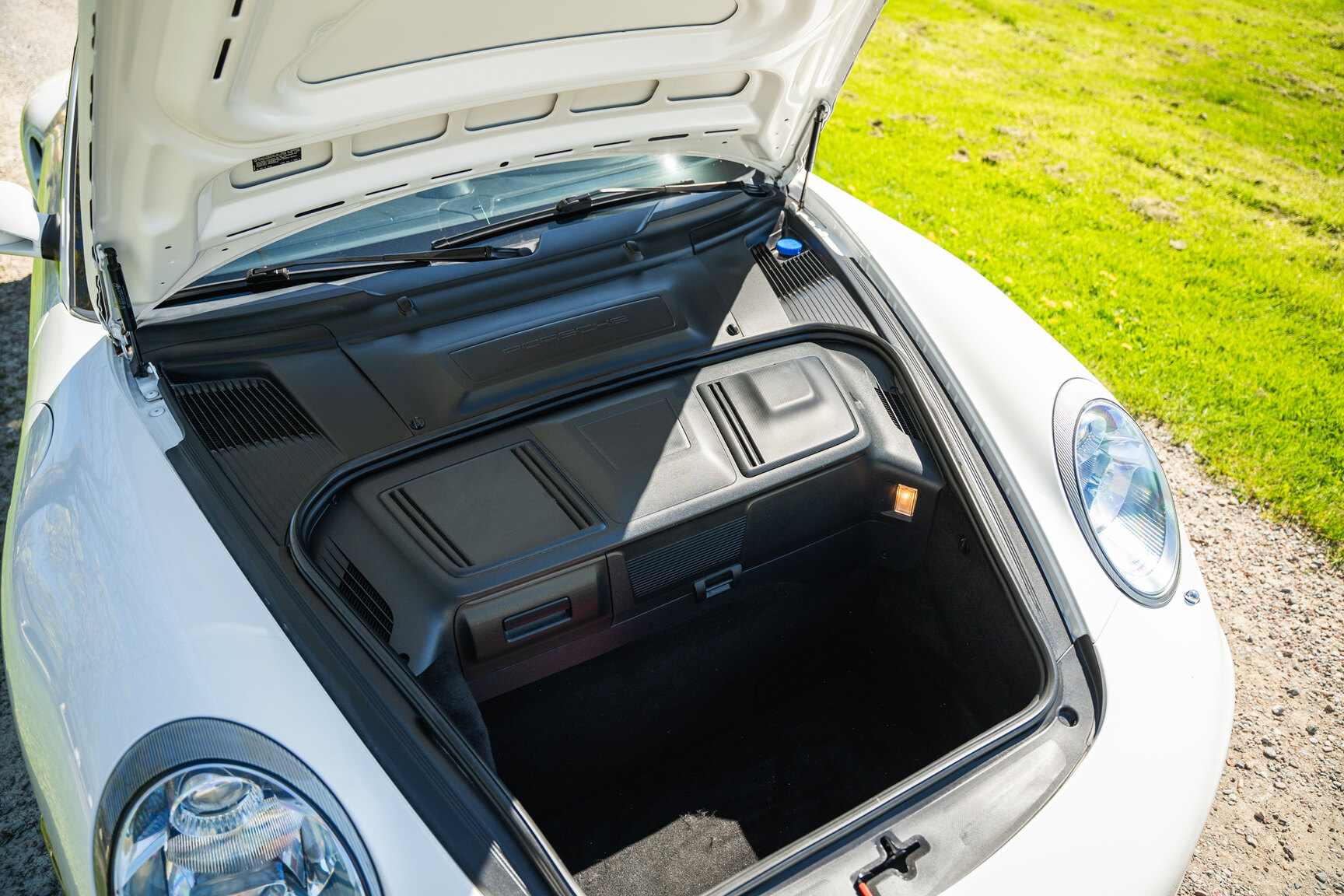 Interior image of 2008 Porsche 911 Turbo Cabriolet (75)