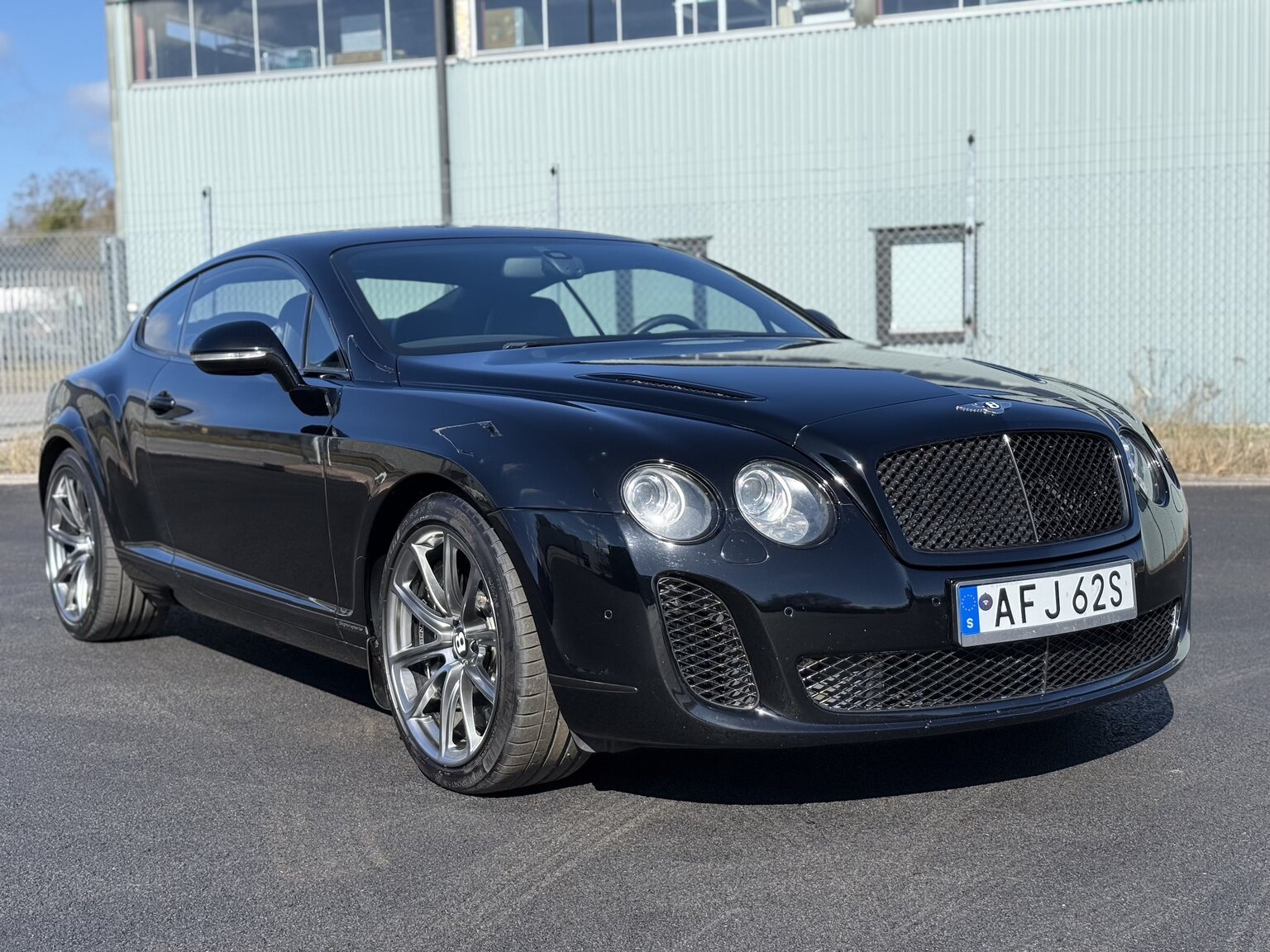 Exteriörbild på 2011 Bentley Continental Supersports