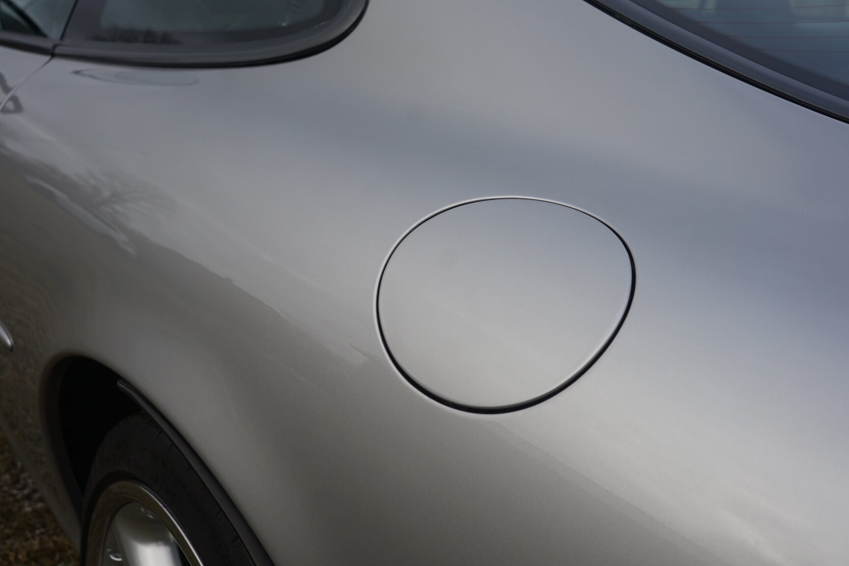 Exterior image of 2001 Jaguar XKR Silverstone