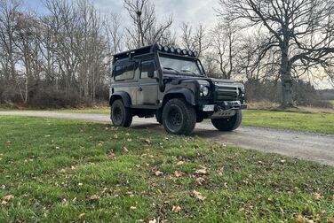 Exterior image of 2002 Land Rover Defender 90 2.5 Td5