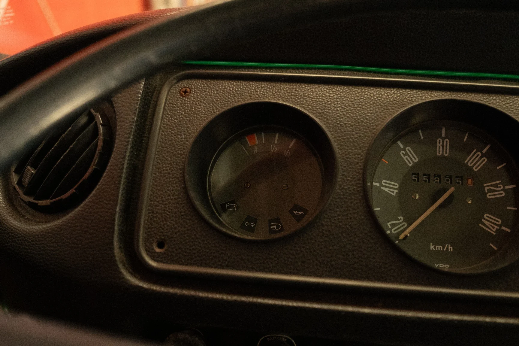 Interior image of 1974 Volkswagen Typ 2 Bay Window (10)