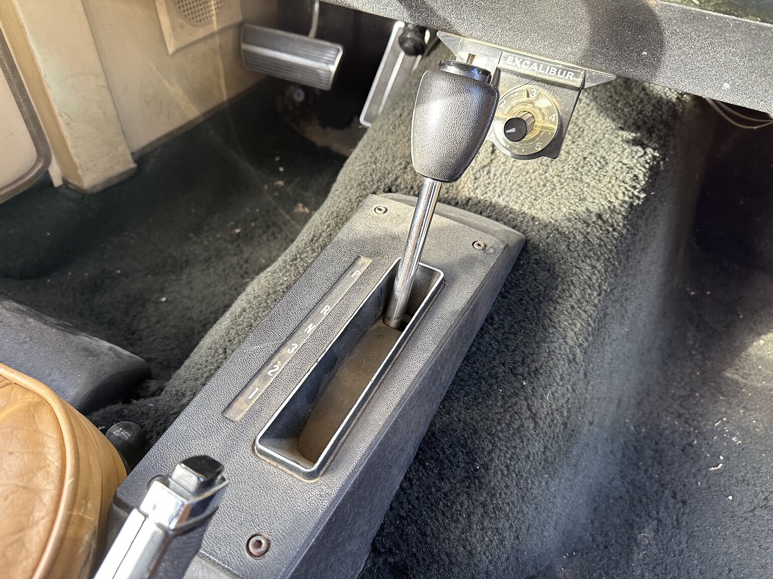 Innenraumfoto von 1975 Excalibur Phaeton series III  (11)