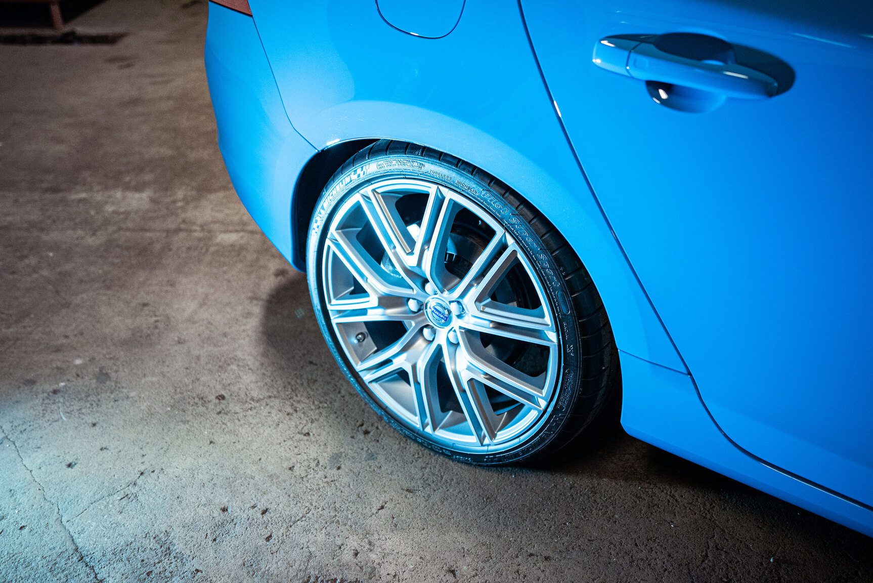 Exteriörbild på 2017 Volvo V60 Polestar T6 AWD