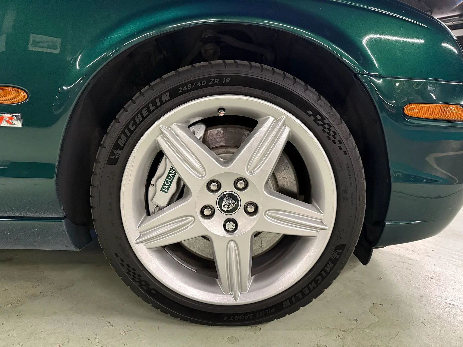 Exteriörbild på 2003 Jaguar S-type R (12)