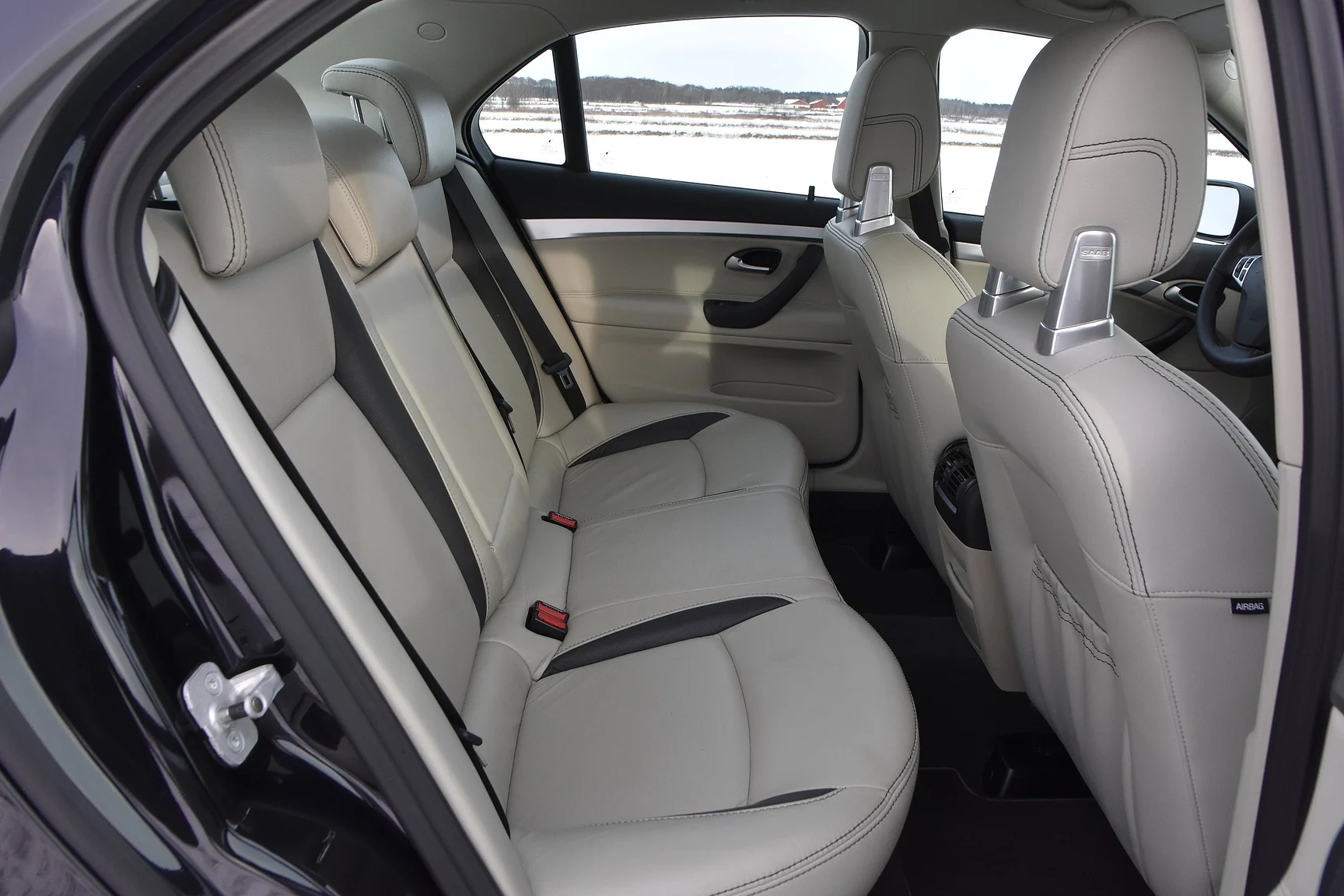 Interior image of 2014 Saab 9-3 Aero Hirsch Edition (53)